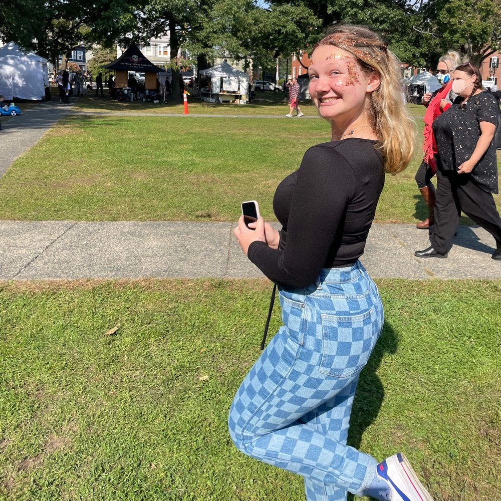 Meet your Posher, Elise